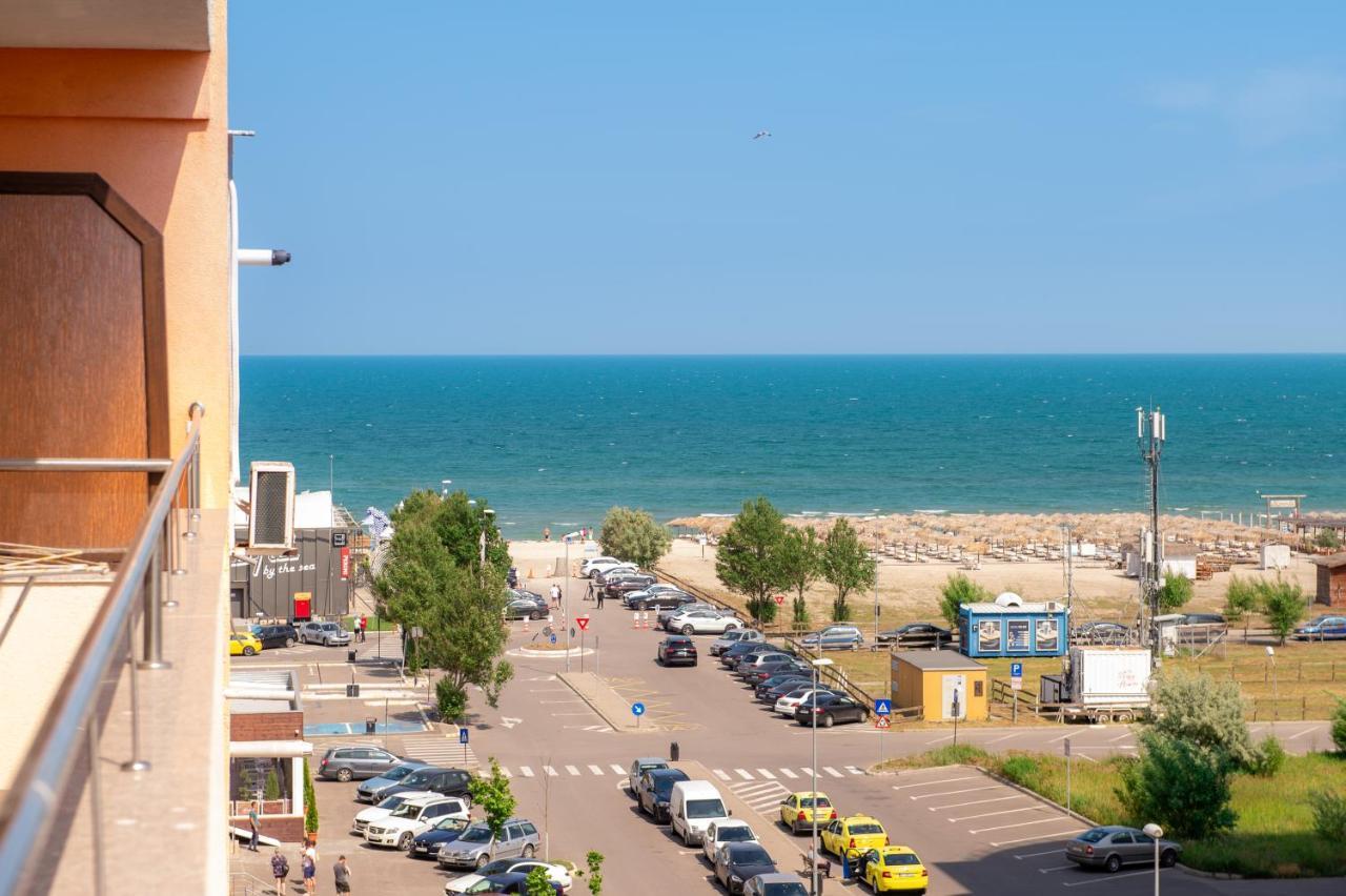 Summerland Sea-View Luxury Apartment Mamaia Exterior photo